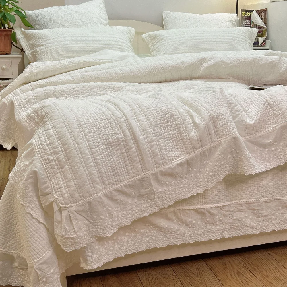 Set Copriletto Trapuntato di L - Embroidery Bali recensione e prezzo