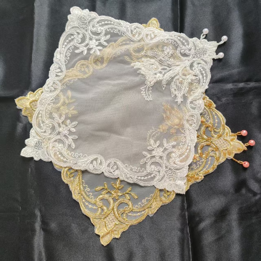 Tovagliette Quadrate Ricamate  - Embroidery Rose recensione e prezzo